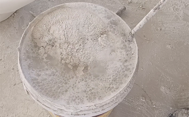 膩?zhàn)釉趺凑{(diào)配?膩?zhàn)臃壅{(diào)配方法!