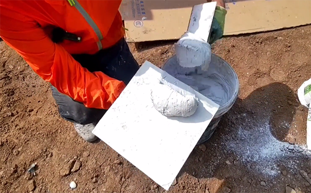 外墻膩?zhàn)邮鞘裁床牧?